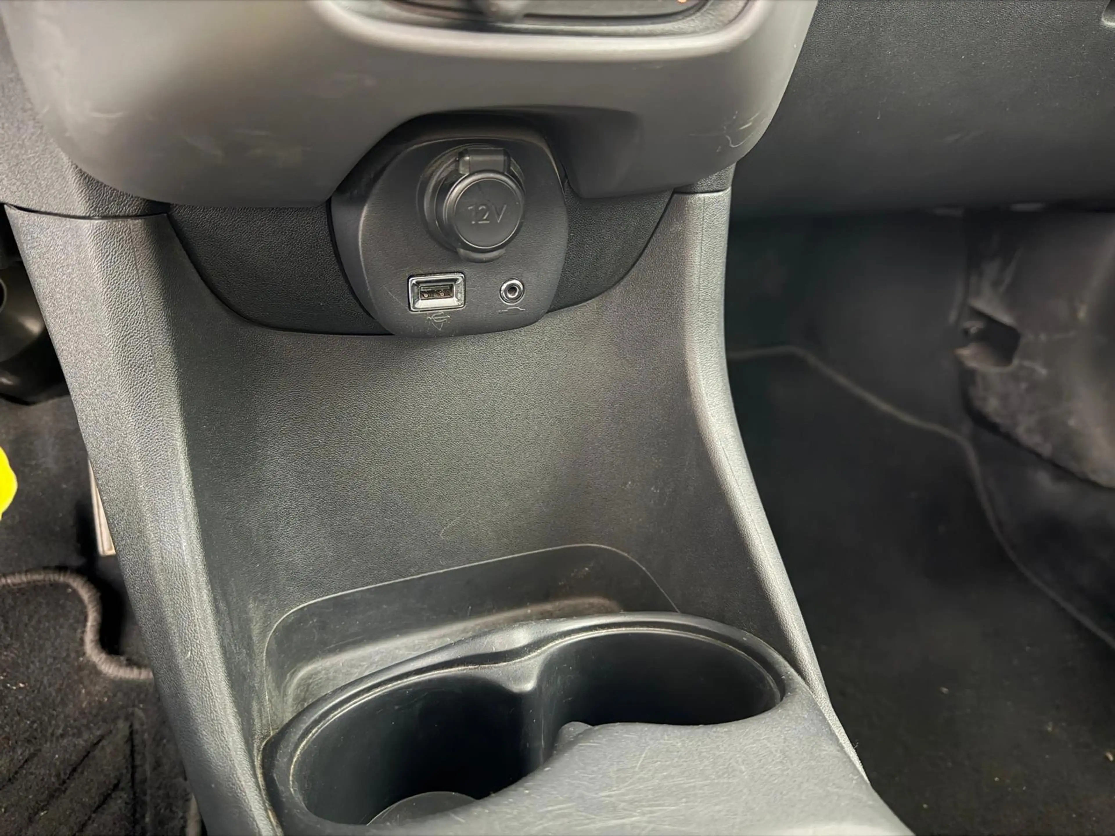 Peugeot 108 1.0 e-VTi Active — photo 12