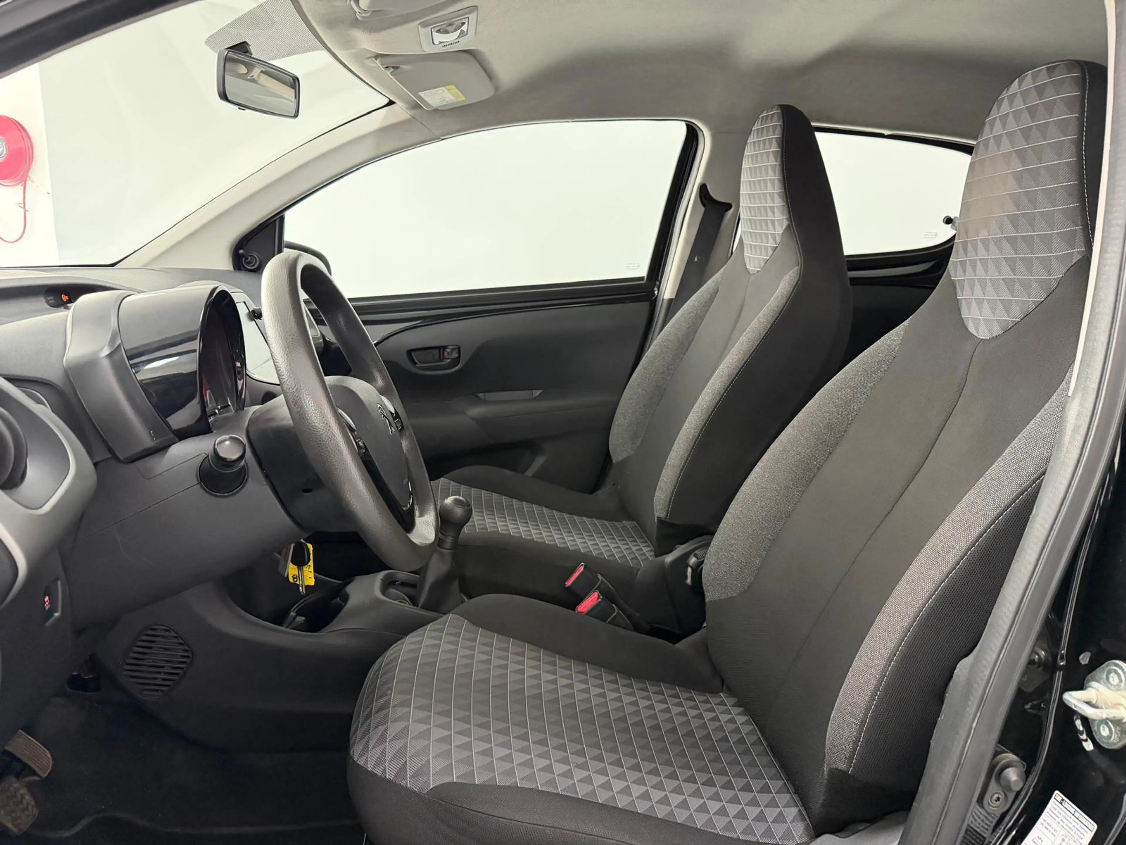 Peugeot 108 1.0 e-VTi Active — photo 9