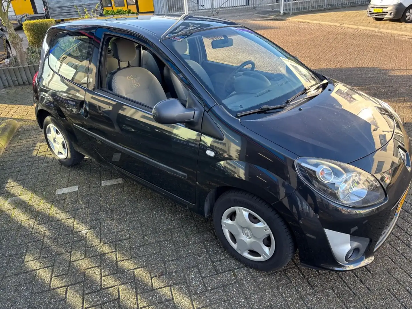 Renault Twingo 1.2i Schwarz - 2