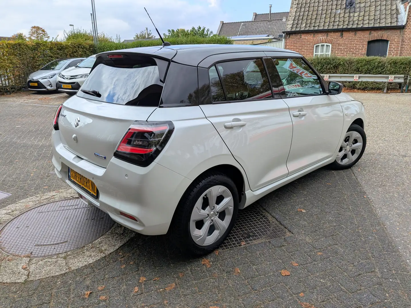 Suzuki Swift 1.2 Style Smart Hybrid,Navi,Camera. Wit - 2