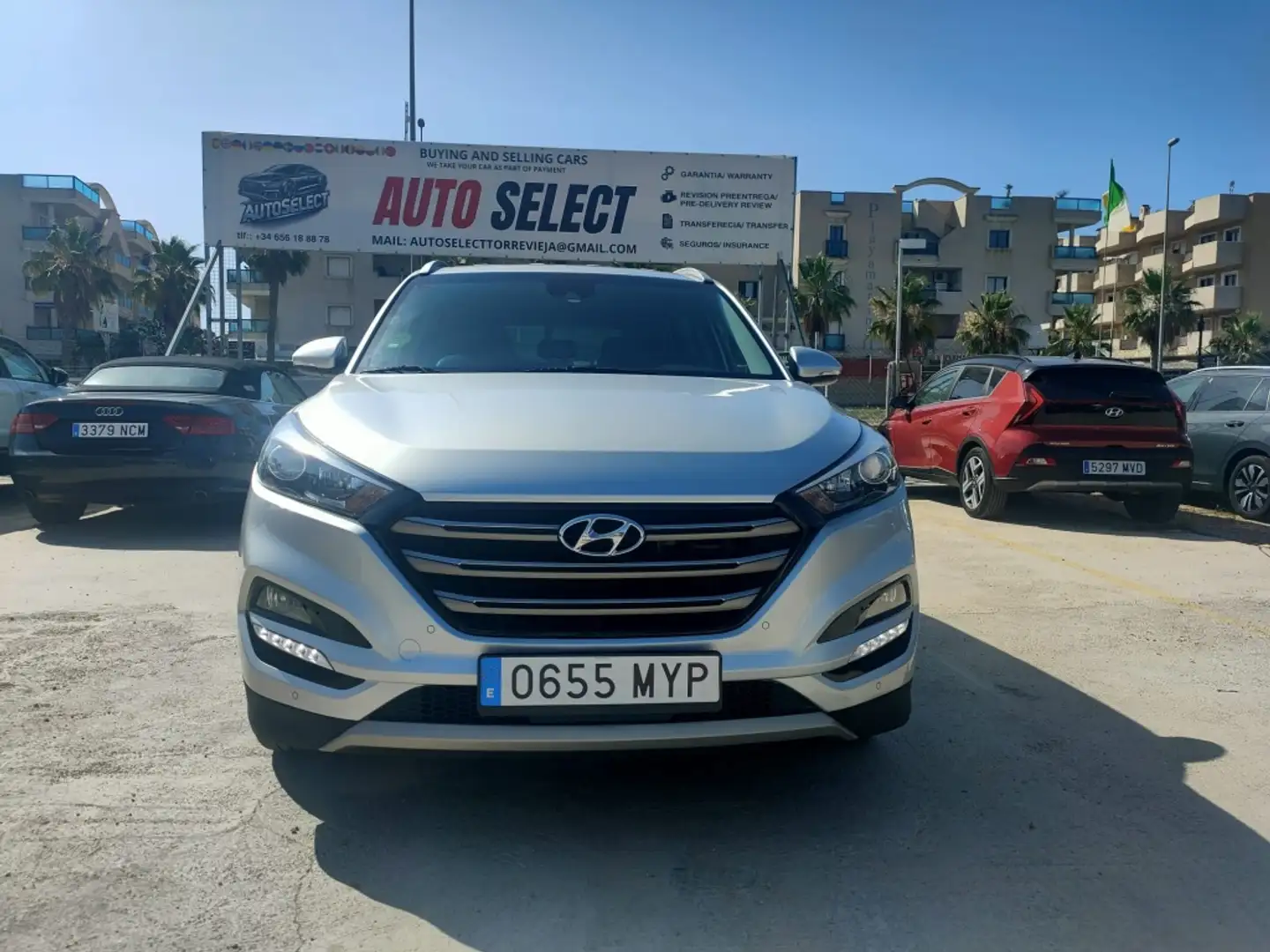 Hyundai TUCSON 1.7CRDI Style DT 4x2 141 Silber - 1