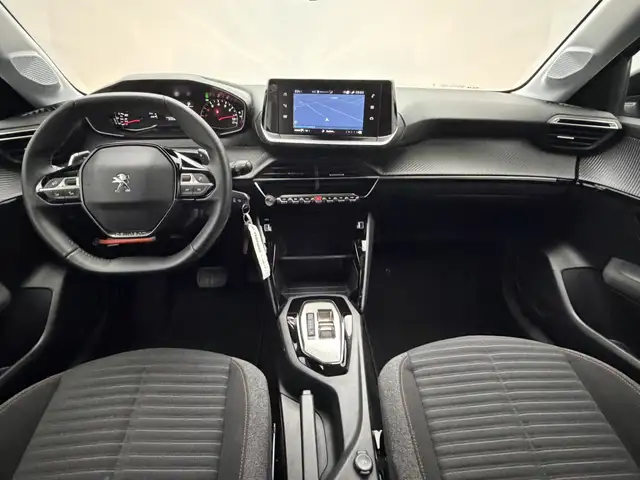 Peugeot 208 view 2