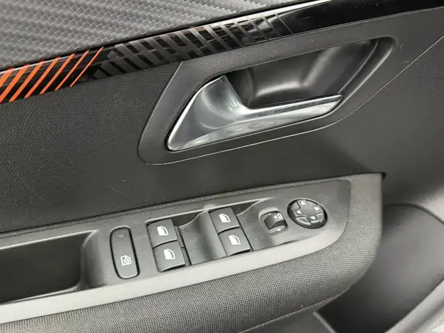 Peugeot 208 view 25