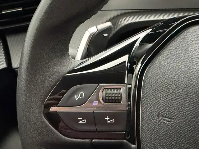 Peugeot 208 view 14