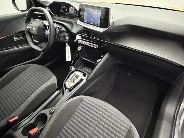 Peugeot 208 view 8