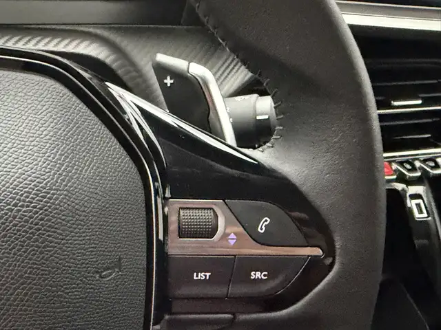 Peugeot 208 view 15