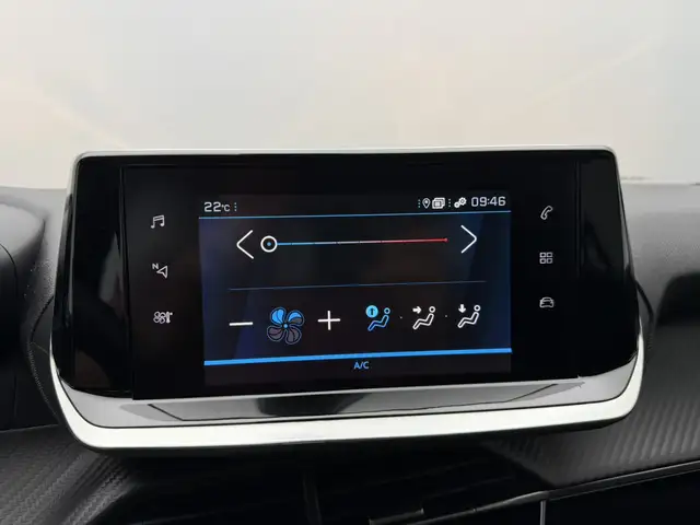 Peugeot 208 view 19