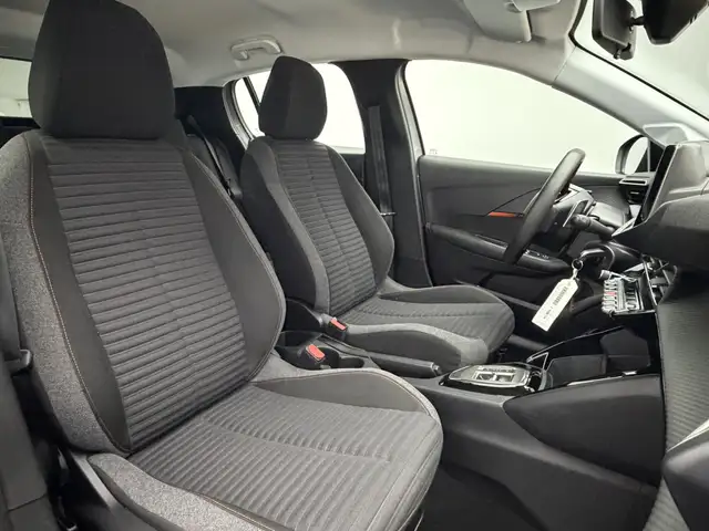 Peugeot 208 view 17