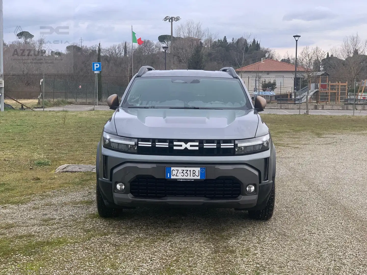 Dacia Duster Duster Hybrid 140 CV Extreme Grau - 2