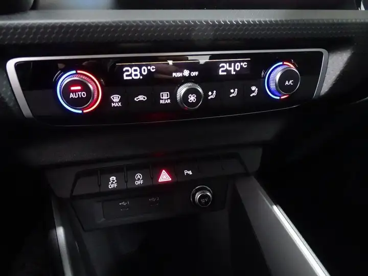 Audi A1 2023, foto 14