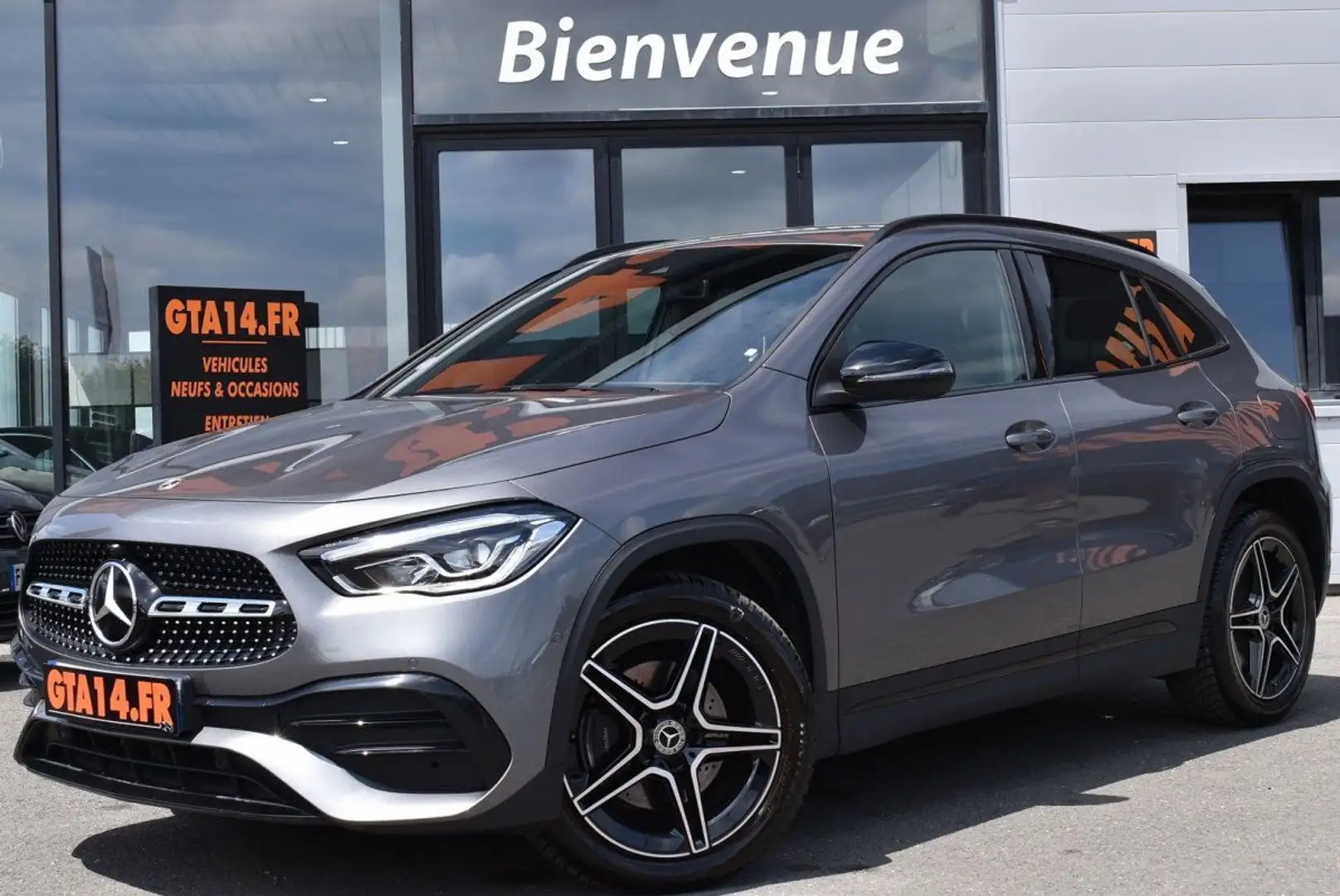 Mercedes-Benz GLA 250 250 E 160+102CH AMG LINE 8G-DCT Szary - 1