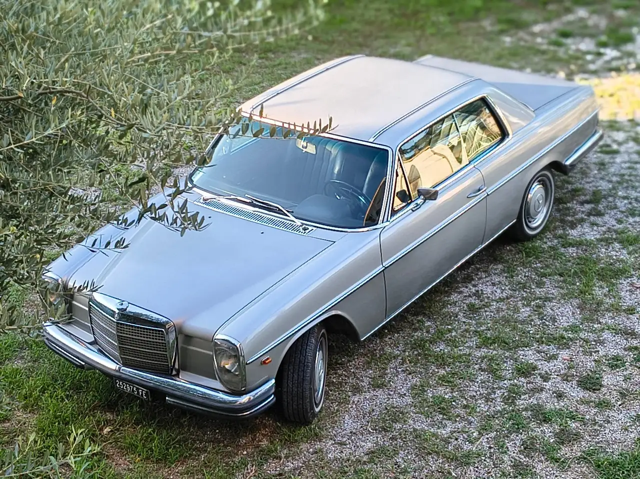 Mercedes-Benz 250 CE (Coupé), foto 1