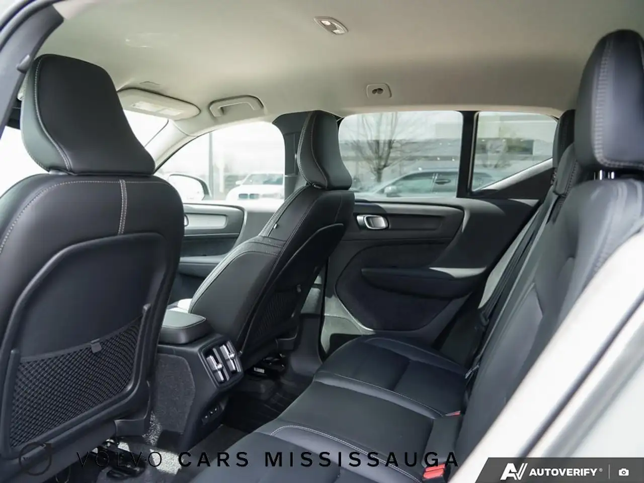 Volvo XC40 снимка Volvo XC40