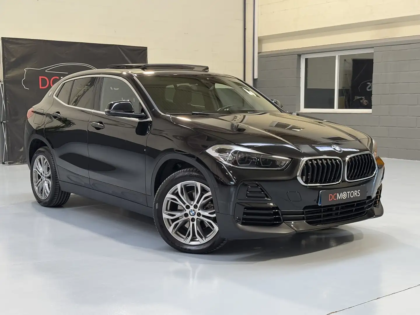 BMW X2 sDrive 18iA Schwarz - 2
