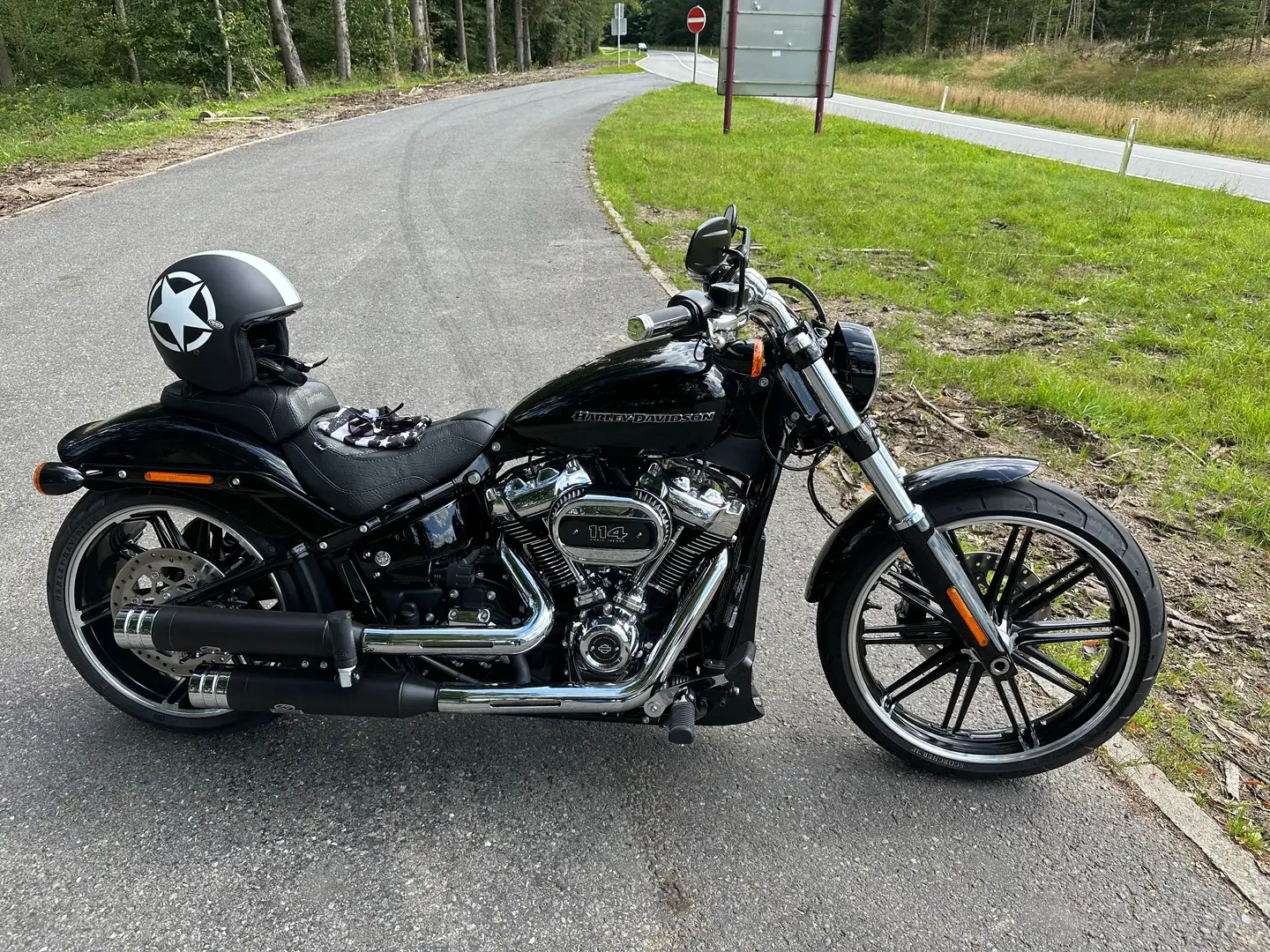 Harley-Davidson Breakout FXBRS 114 Zwart - 1