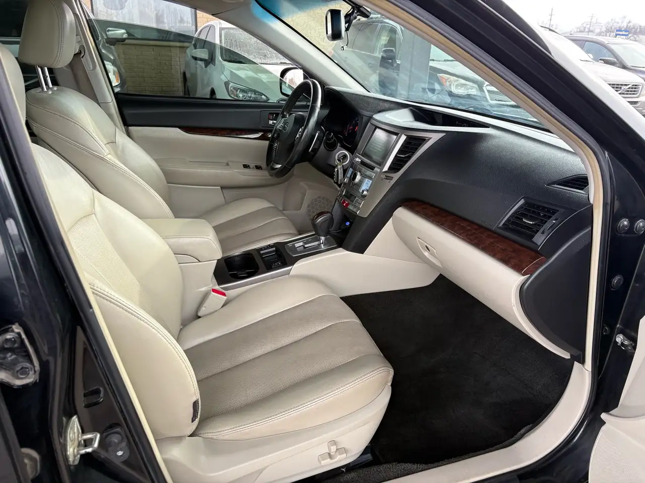 Subaru Legacy снимка Subaru Legacy