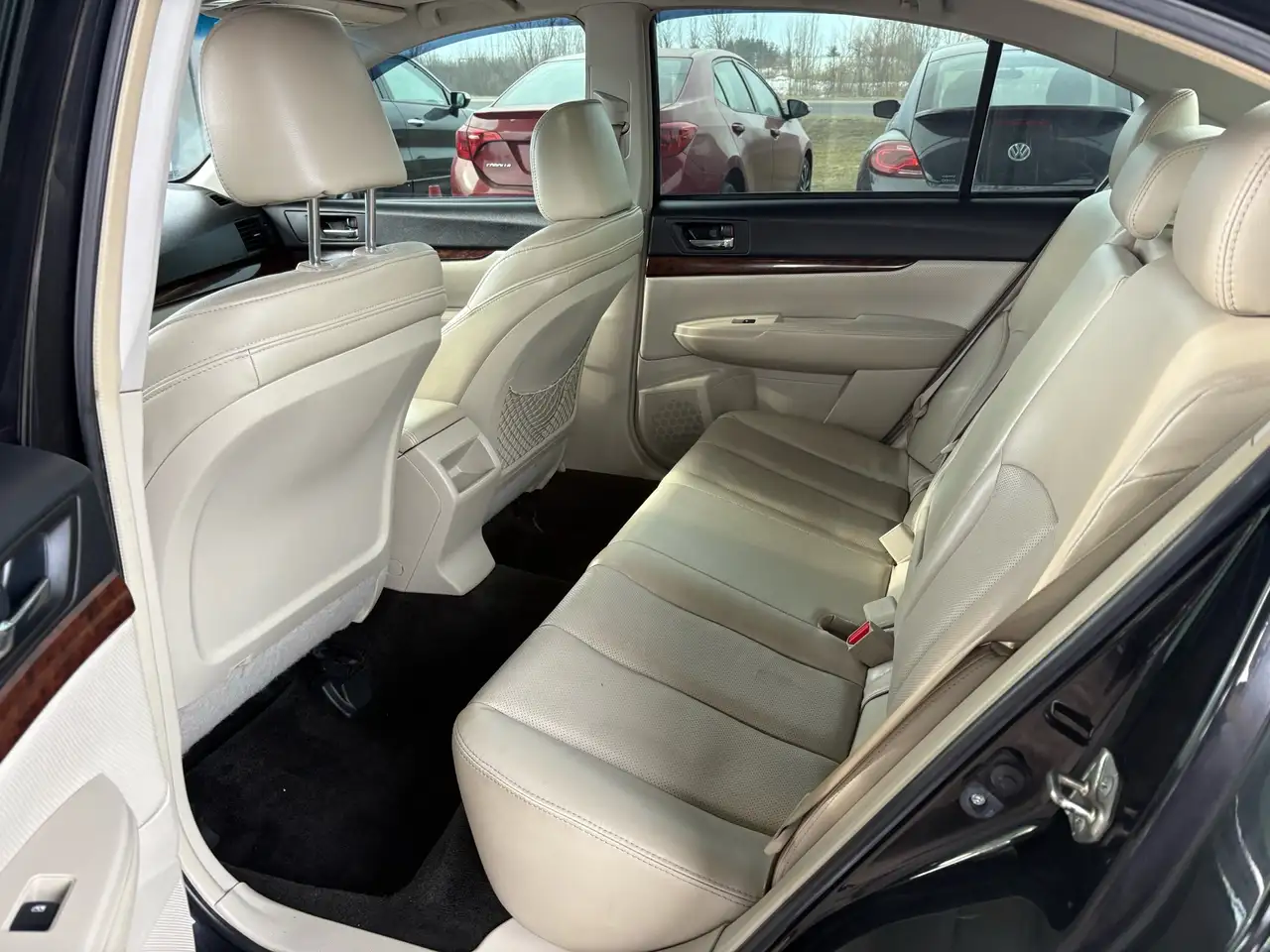 Subaru Legacy снимка Subaru Legacy