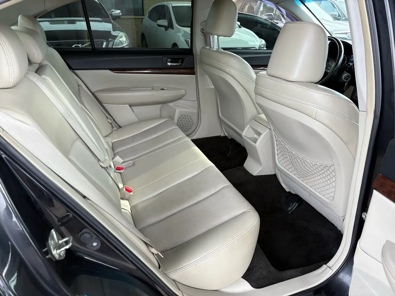 Subaru Legacy снимка Subaru Legacy