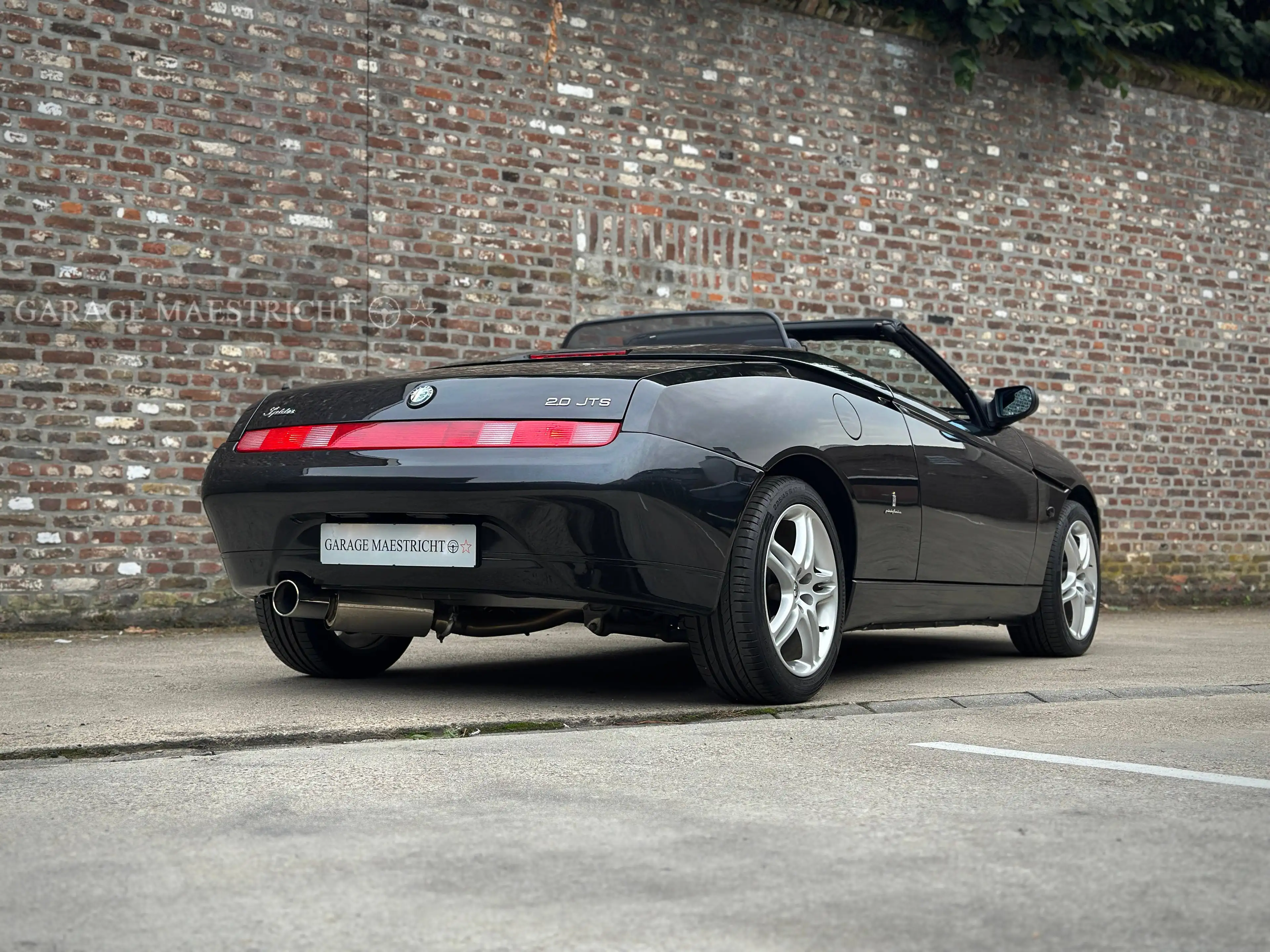 Alfa Romeo Spider 2.0 JTS 16V | 42k km | Fresh Timing belt & Waterpump | Nero Metallescente 632 — photo 14