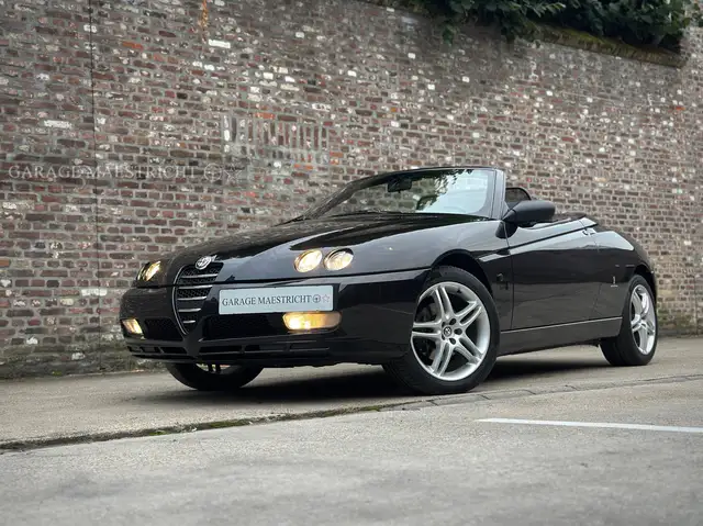 Alfa Romeo Spider 2.0 JTS 16V | 42k km | Fresh Timing belt & Waterpump | Nero Metallescente 632