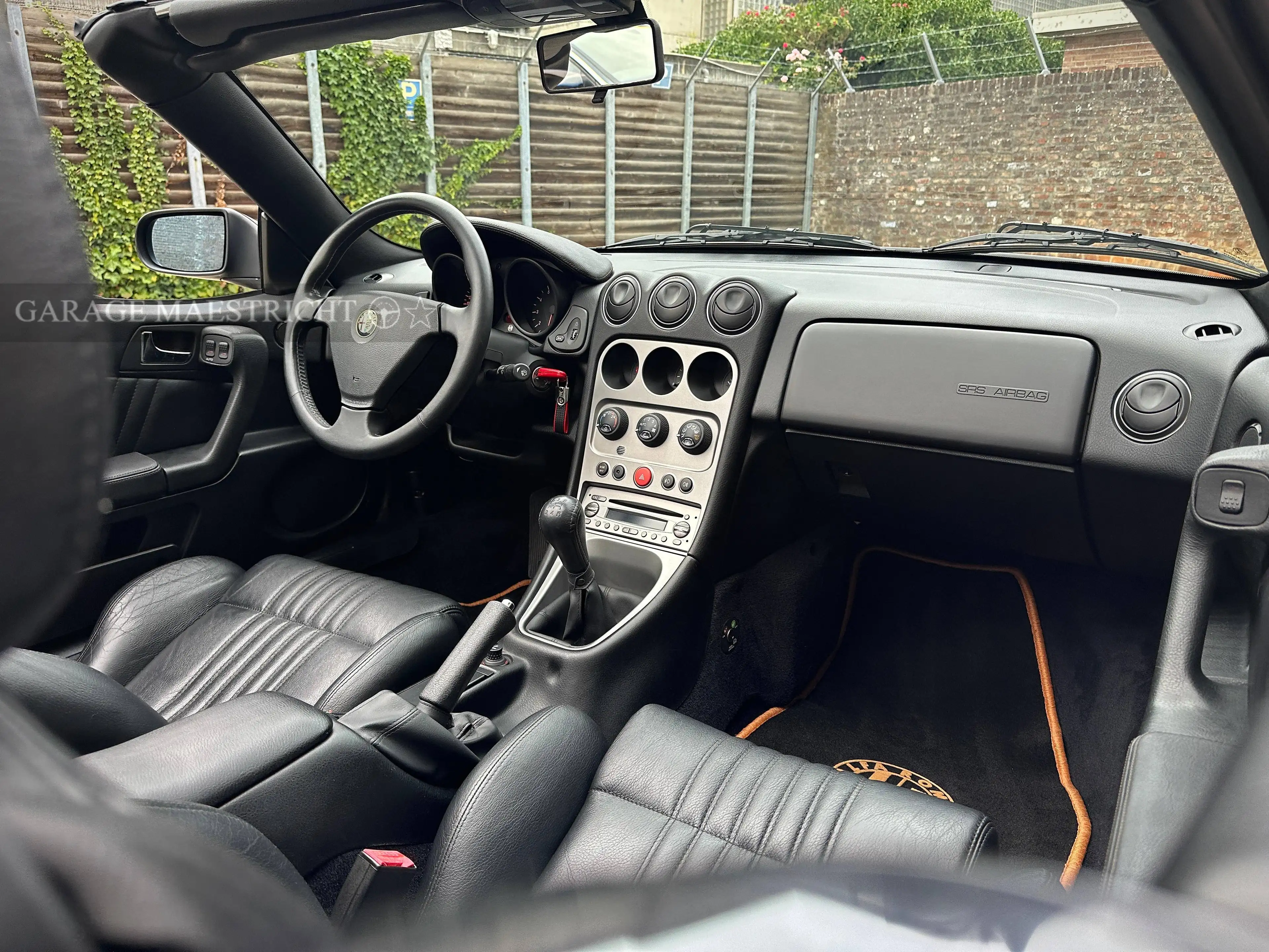 Alfa Romeo Spider 2.0 JTS 16V | 42k km | Fresh Timing belt & Waterpump | Nero Metallescente 632 — photo 4