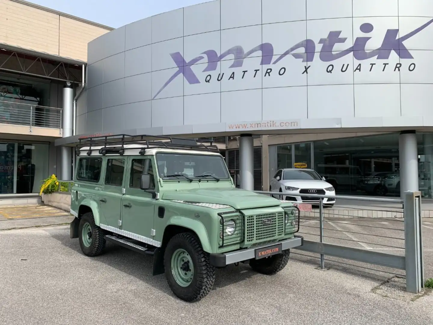 Land Rover Defender 110 2.2 TD4 Station Wagon Heritage Edition 7 posti Verde - 1