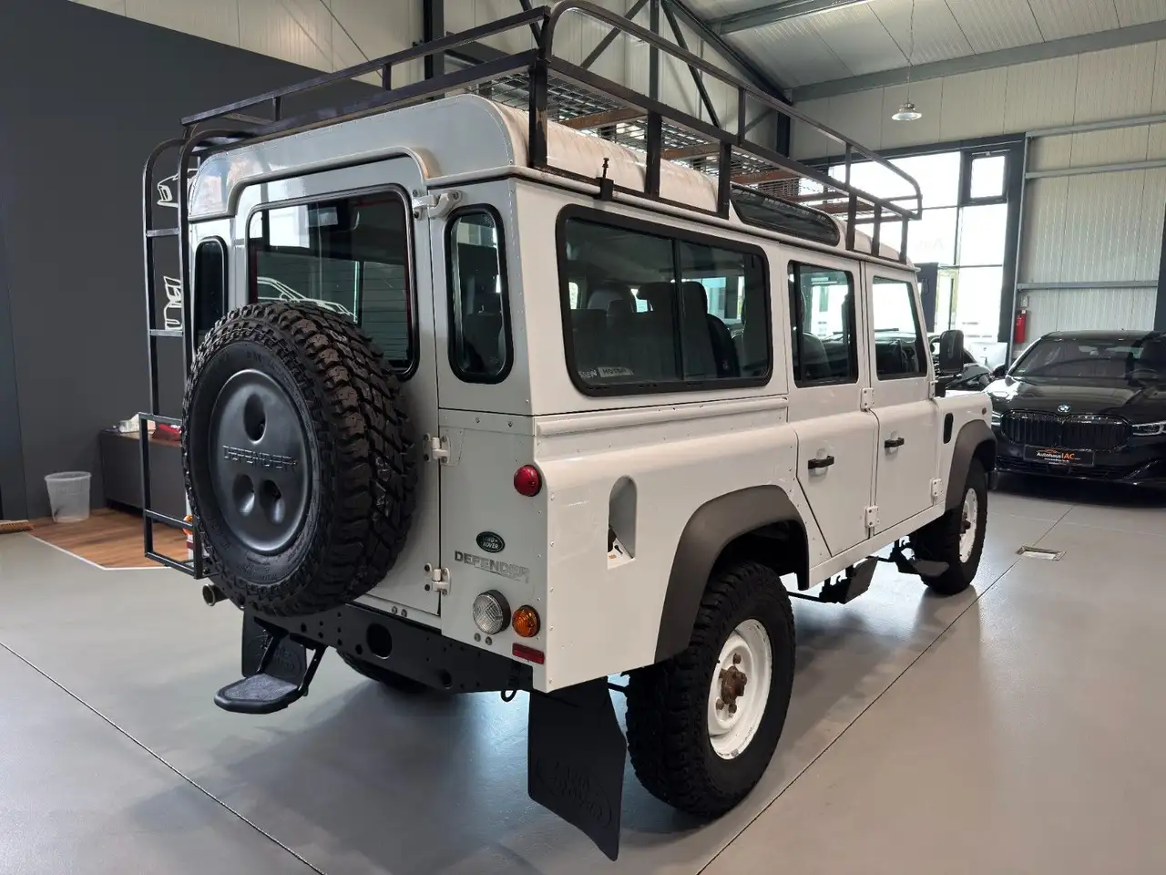 LAND ROVER DEFENDER 110 E STATION WAGON 122CH - 4X4 - BVM - 144.380 KMS