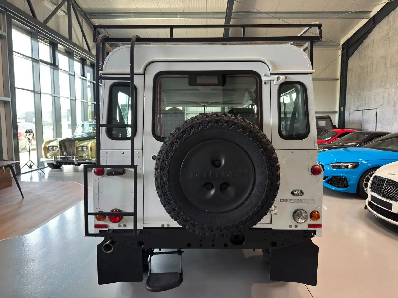 LAND ROVER DEFENDER 110 E STATION WAGON 122CH - 4X4 - BVM - 144.380 KMS