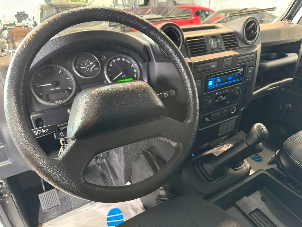 LAND ROVER DEFENDER 110 E STATION WAGON 122CH - 4X4 - BVM - 144.380 KMS
