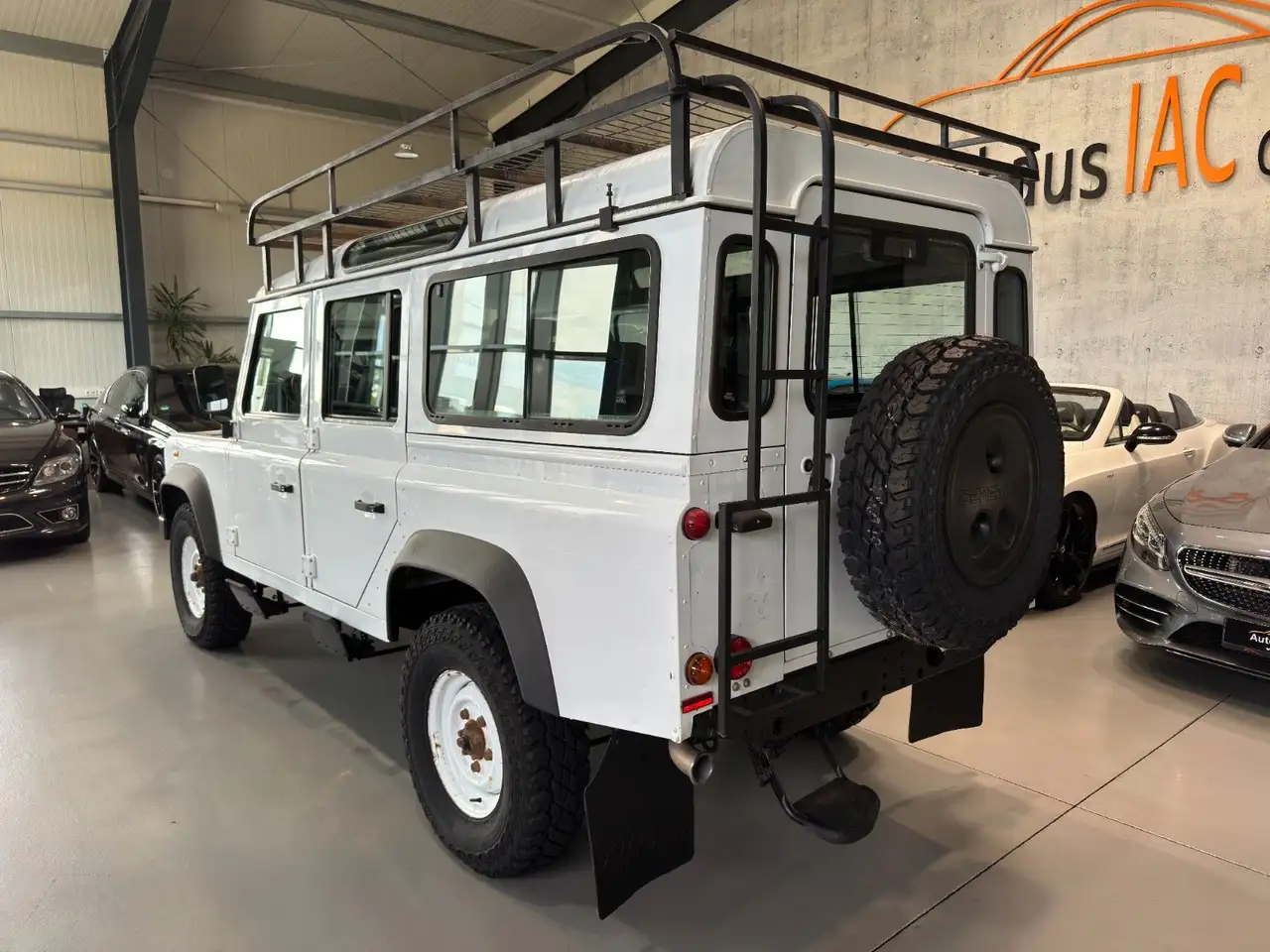 LAND ROVER DEFENDER 110 E STATION WAGON 122CH - 4X4 - BVM - 144.380 KMS