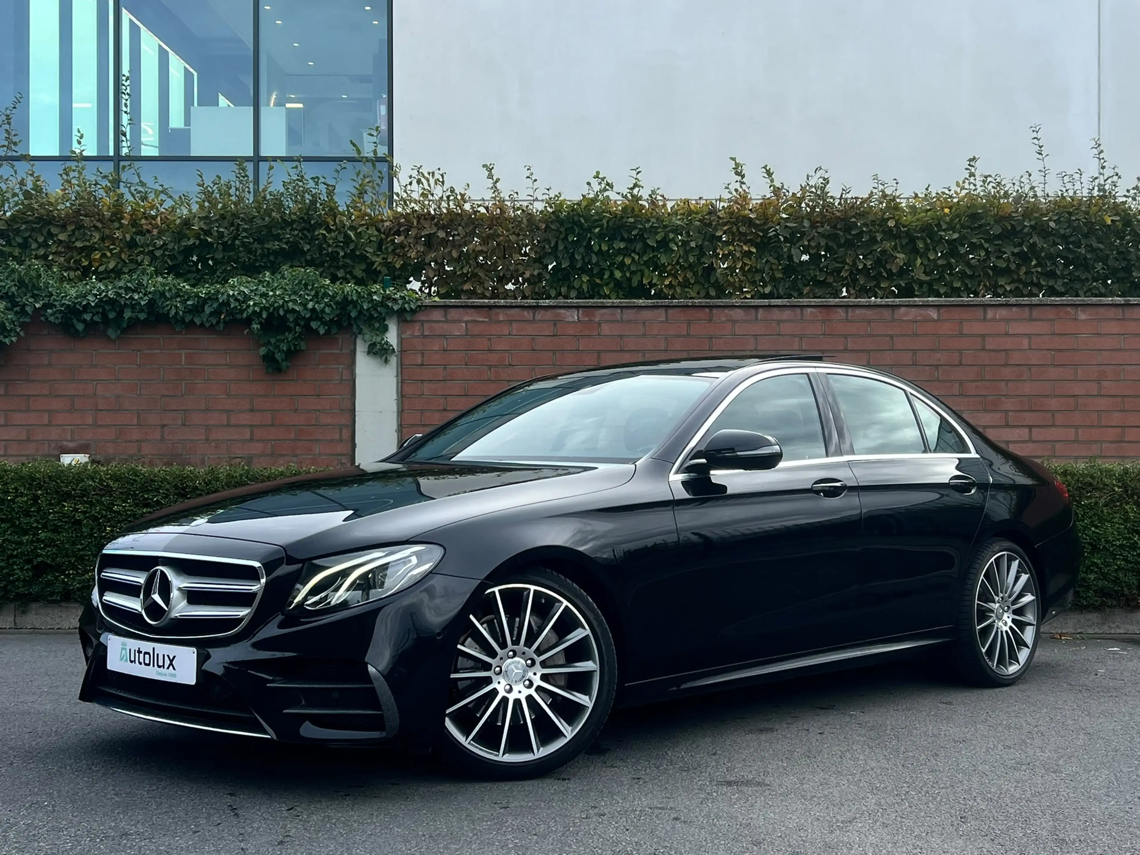 Mercedes-Benz E 220 38.735 KM !!!! - PACK AMG - PACK LUMIERE - AUTOMATIQUE