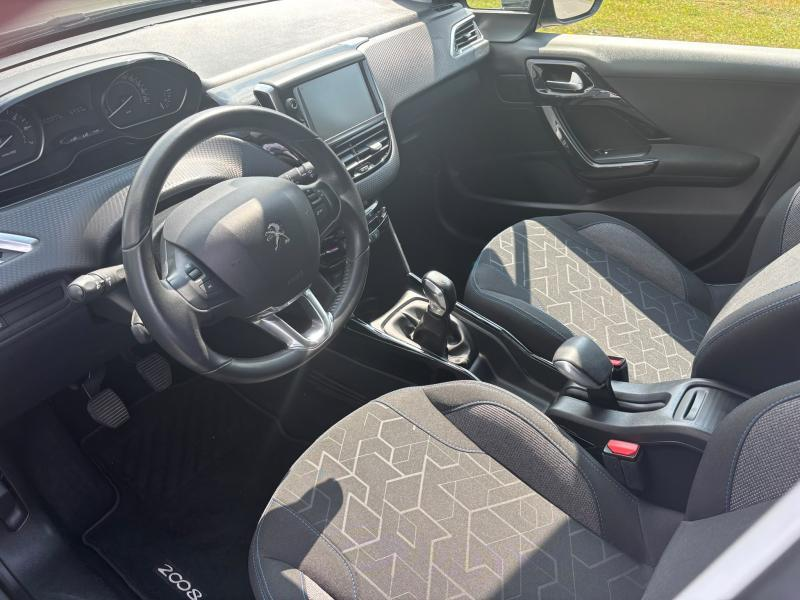 Peugeot 2008 Signature / GPS — photo 6