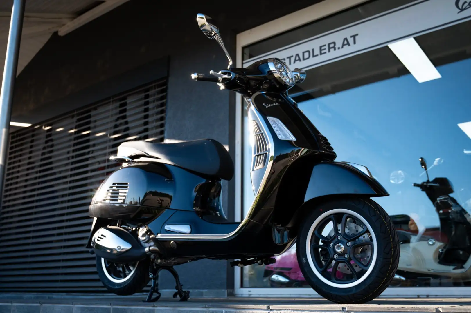 Vespa GTS 300 SUPER HPE ABS E5+ - 1