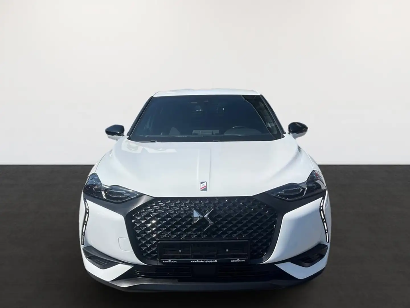 DS Automobiles DS 3 Crossback E-Tense 136 Performance Line + Белый - 2