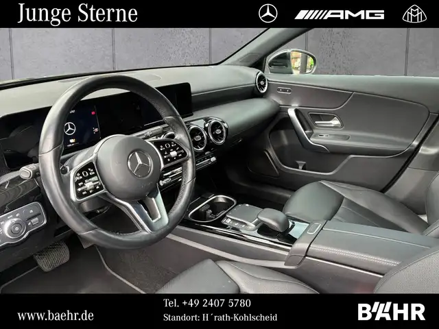 Mercedes-Benz 250 view 11