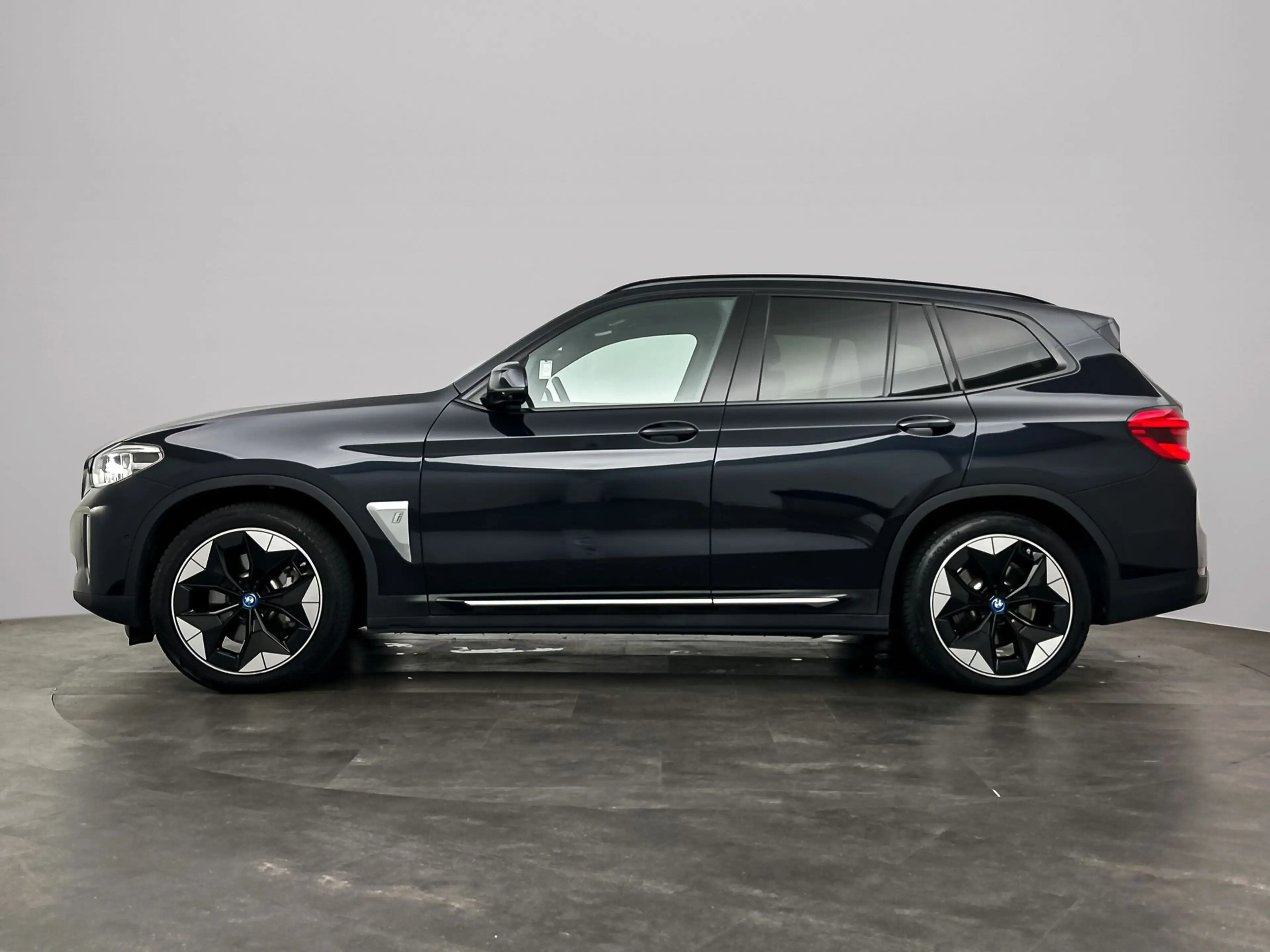 BMW iX3 High Executive 80 kWh | Shadow Line Pack | Comfort — photo 8