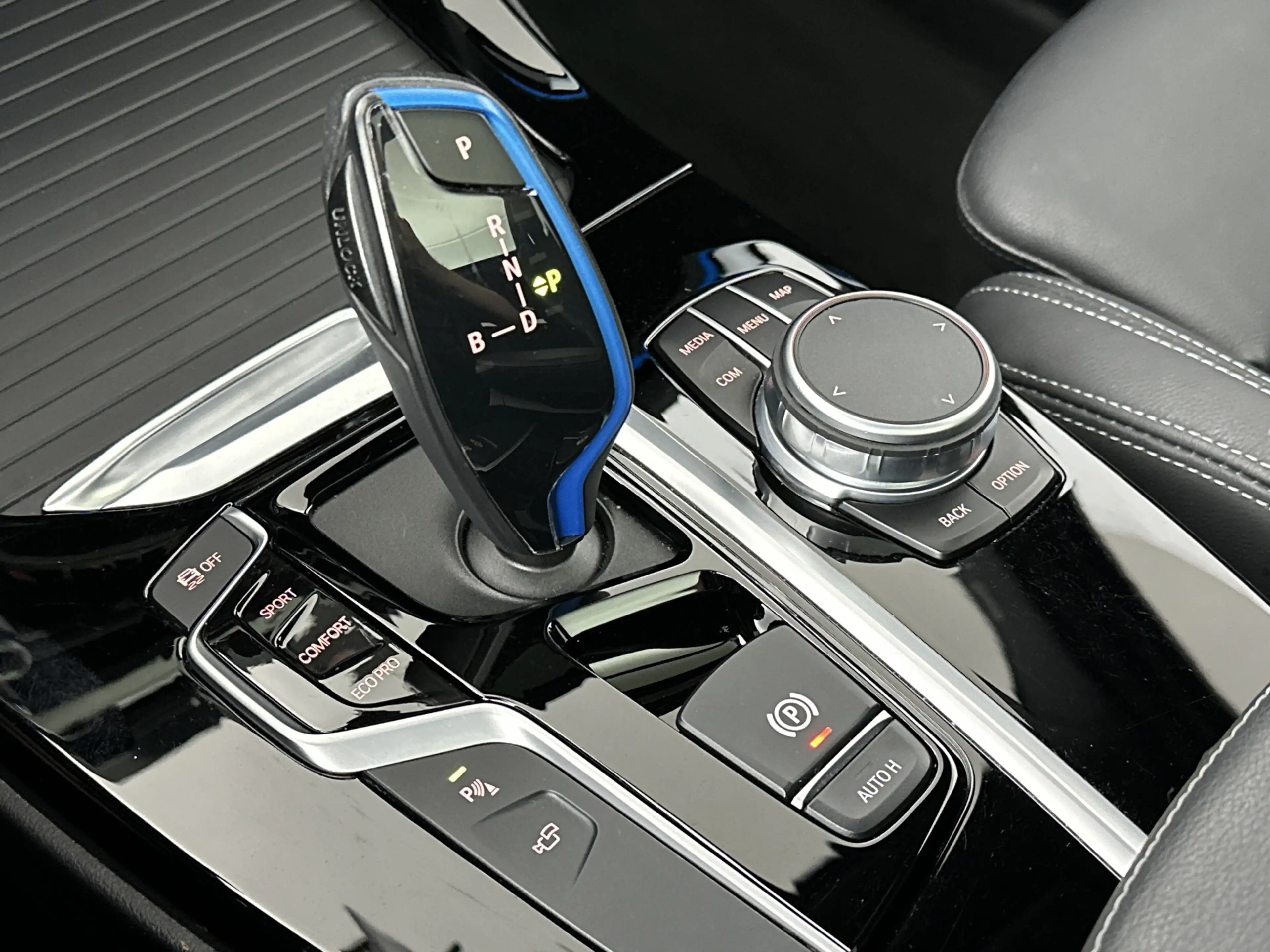 BMW iX3 High Executive 80 kWh | Shadow Line Pack | Comfort — photo 15
