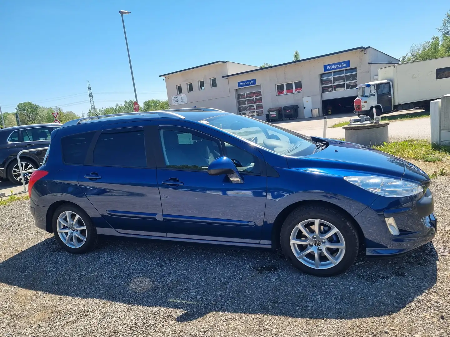 Peugeot 308 308 SW 1,6 HDi 110 FAP Comfort Comfort Blau - 1