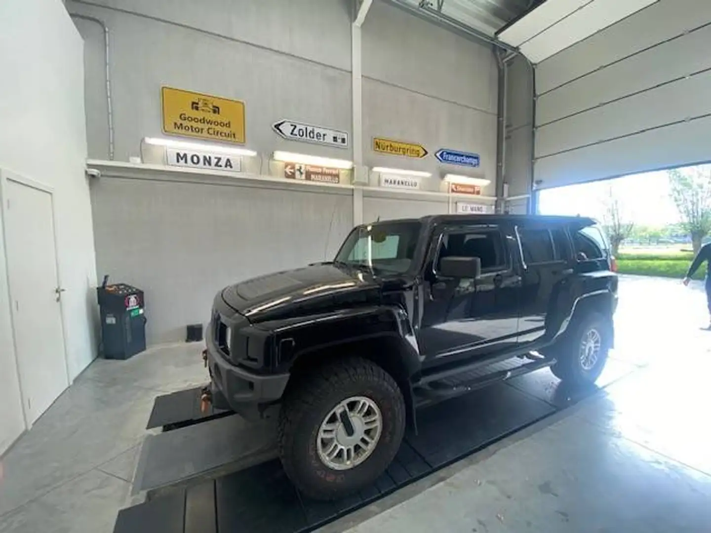 HUMMER H3 H3 3.5i 20v Executive Schwarz - 1