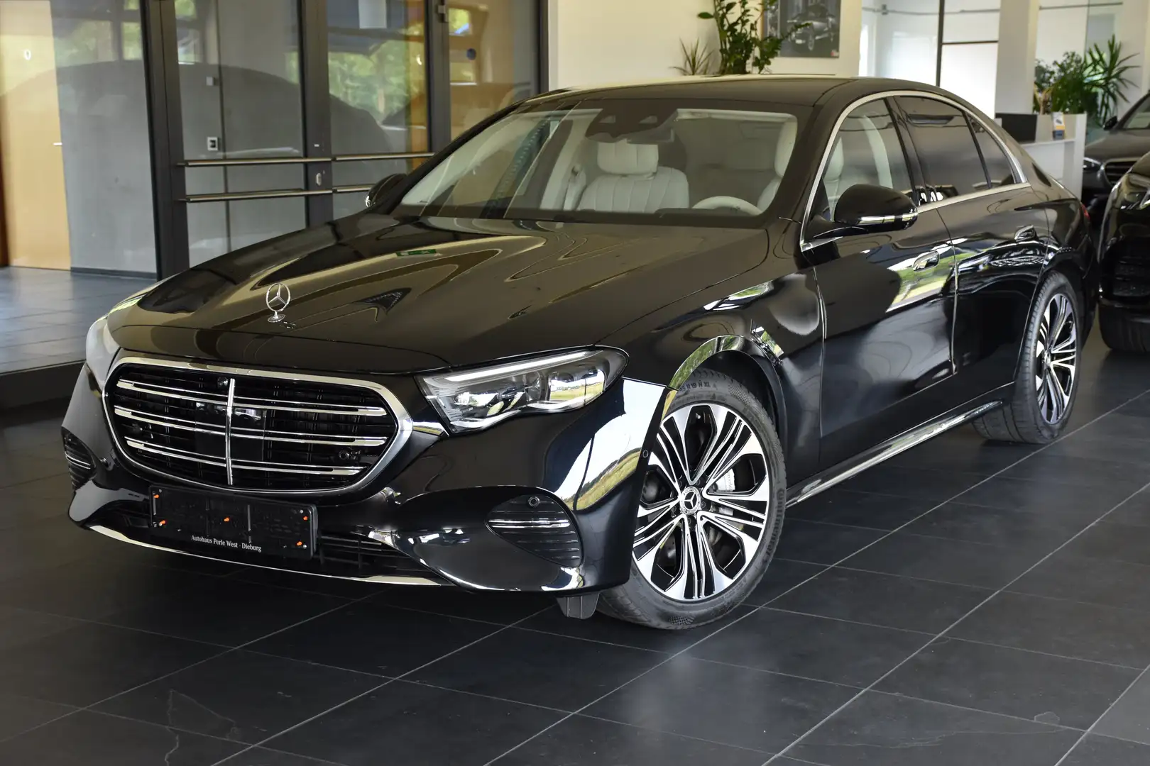 Mercedes-Benz E 450 d 4Matic EXCLUSIVE PREMIUM PLUS"SUPERSCREEN"PANO" Negro - 2