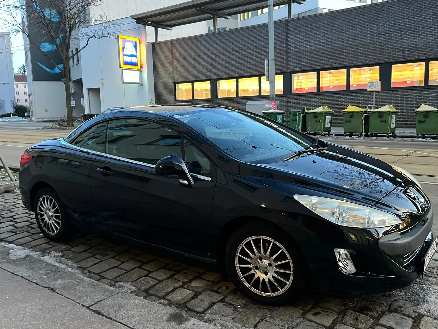 Peugeot 308 308 CC Active Pro 1,6 16V VTi Active Pro Schwarz - 1