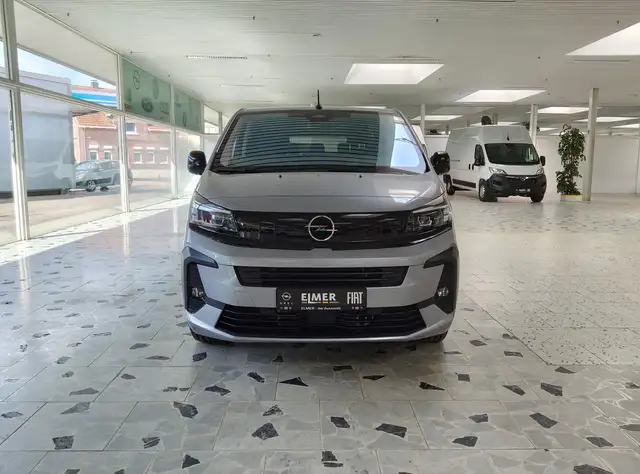 Opel Zafira view 2