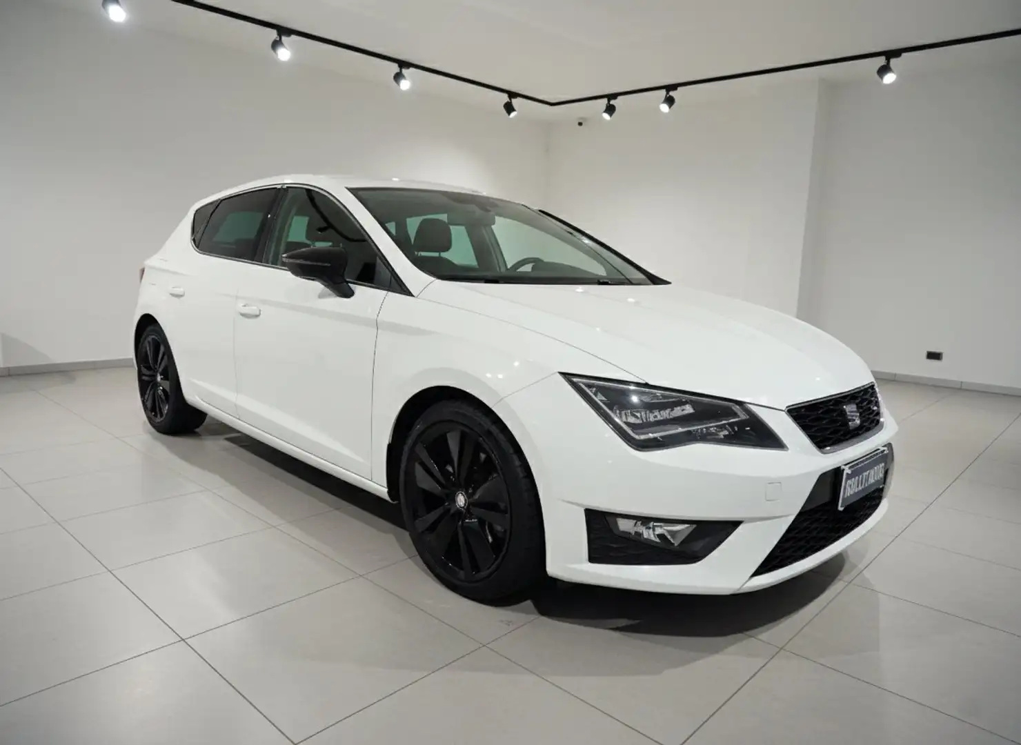 SEAT Leon Leon III 2013 5p 2.0 tdi cr FR Black Edition s Bianco - 2