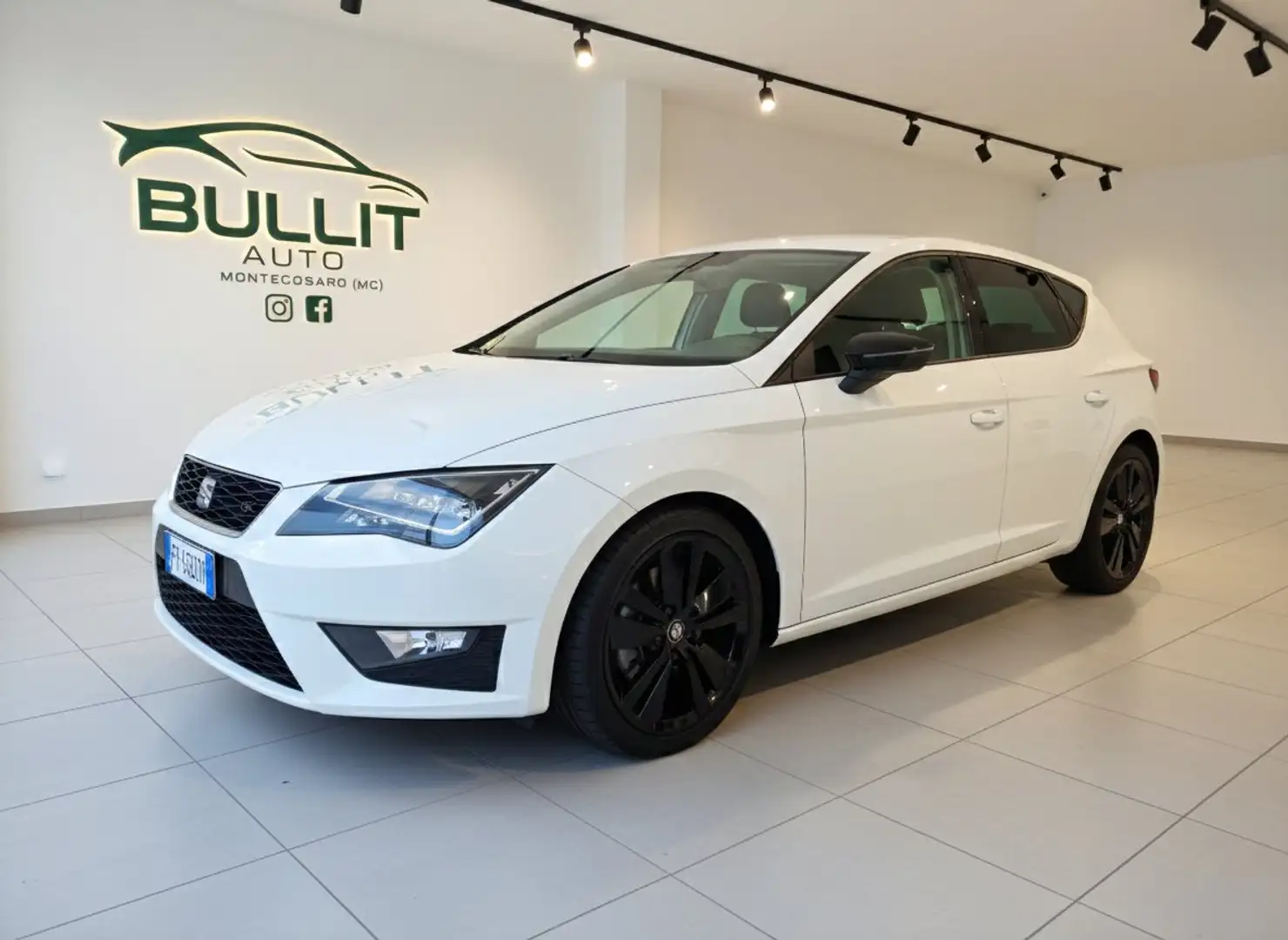 SEAT Leon Leon III 2013 5p 2.0 tdi cr FR Black Edition s Bianco - 1