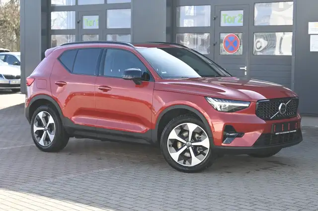 Volvo XC40 main image