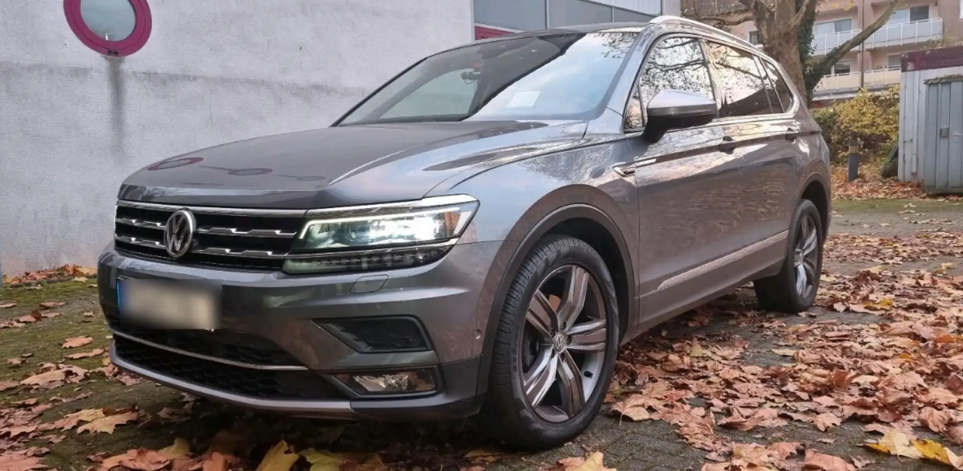 Volkswagen Tiguan Allspace 2.0 TDI 4 Motion 7 Sitzer ACC AHK Highline - 1