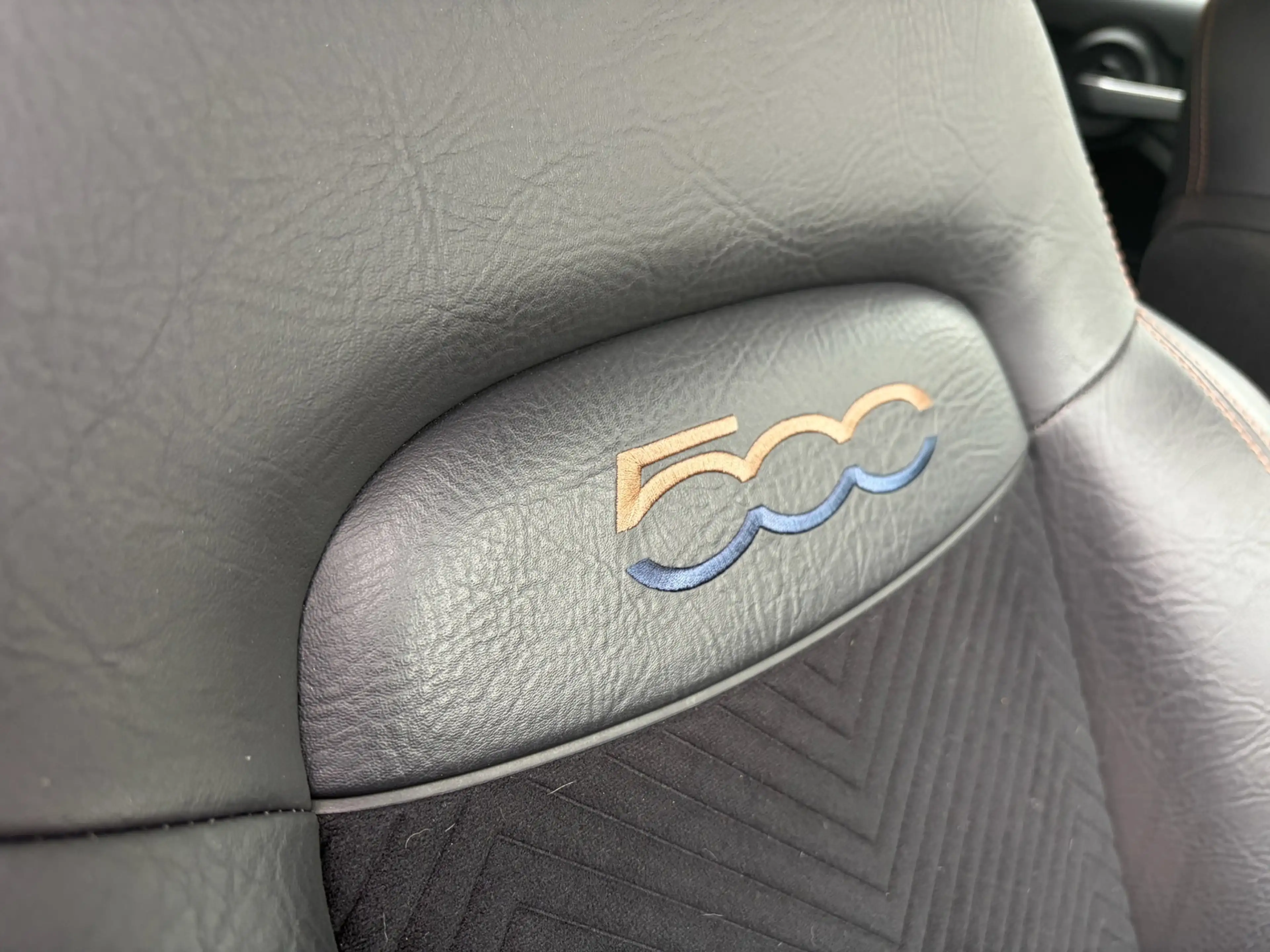 Fiat 500X 1.6i E-Torq S-DESIGN CITY CROSS — photo 26