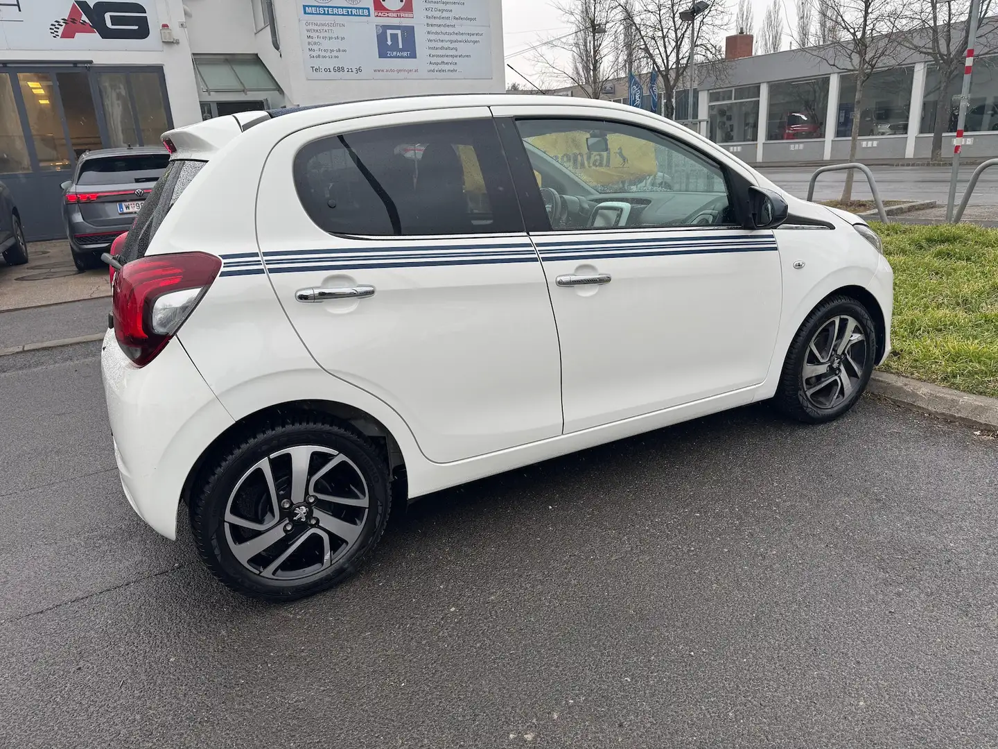 Peugeot 108 1.2 VTi 5-trg.*Panorama-Faltdach* Weiß - 2