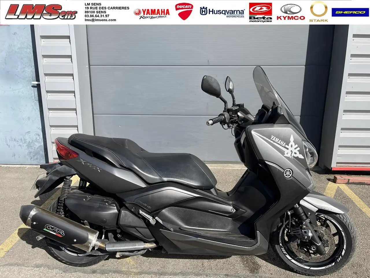 Yamaha X-Max 400