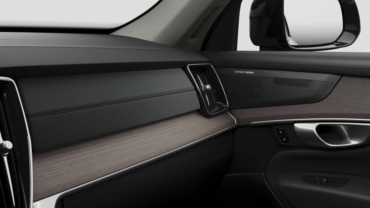 2026 Volvo XC90 Plus 7-Seater (Dark Theme) thumb 9